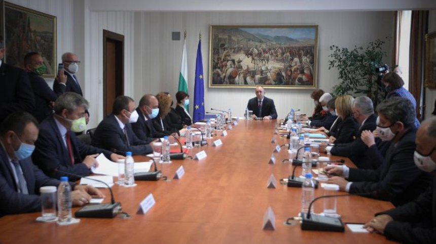 Президентът започна консултации с партиите за новия състав на ЦИК