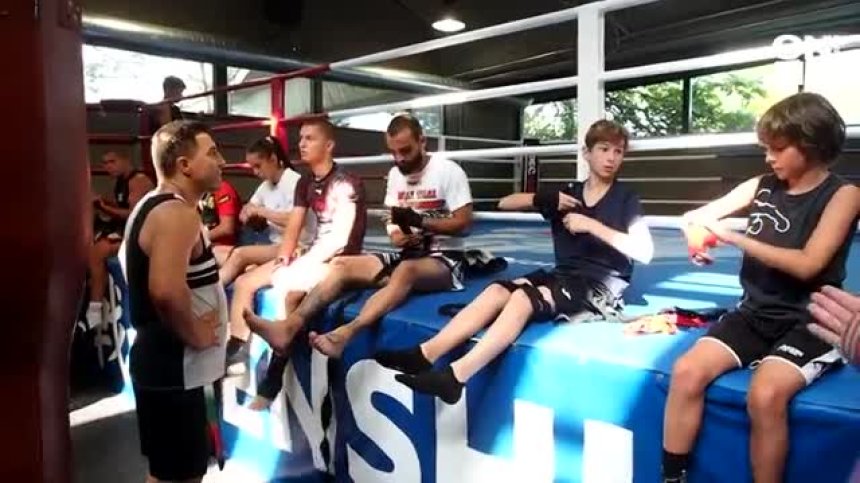 Националите ни по кикбокс заминаха на лагер във Варна, тренират в SENSHI GYM