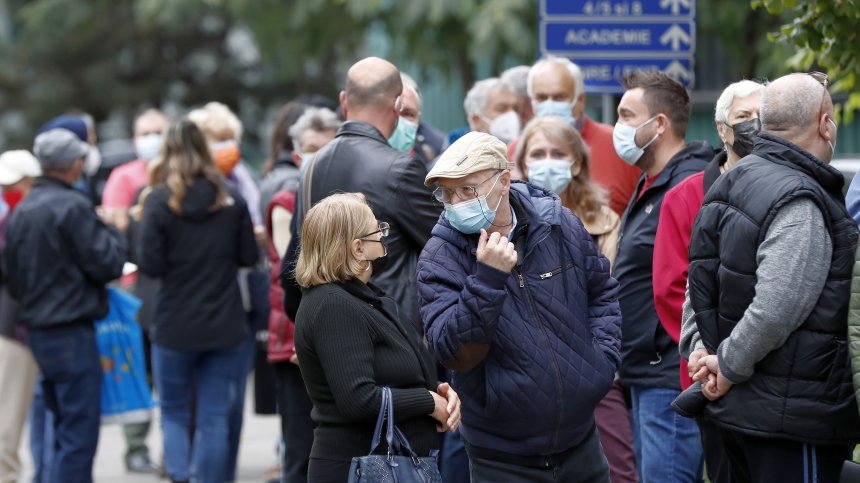 Здравните власти в Румъния: Очакваме по 20 хил. заразени на ден