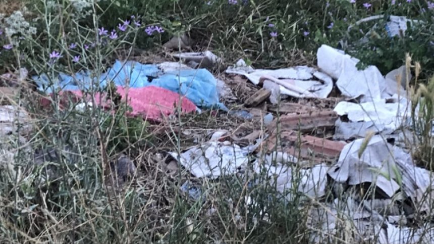 Незаконно сметище в село Мало Конаре, над 20 г. се изхвърлят боклуци