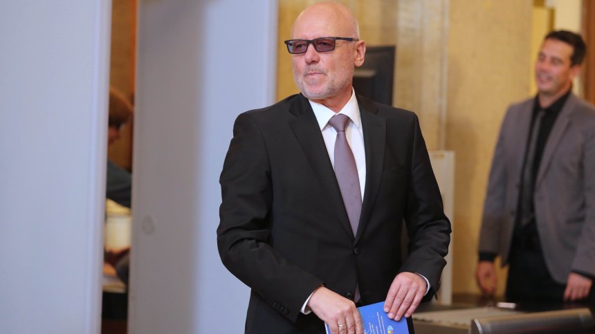 БСП и "Възраждане" с остри критики към Тагарев: Как им отговори министърът?