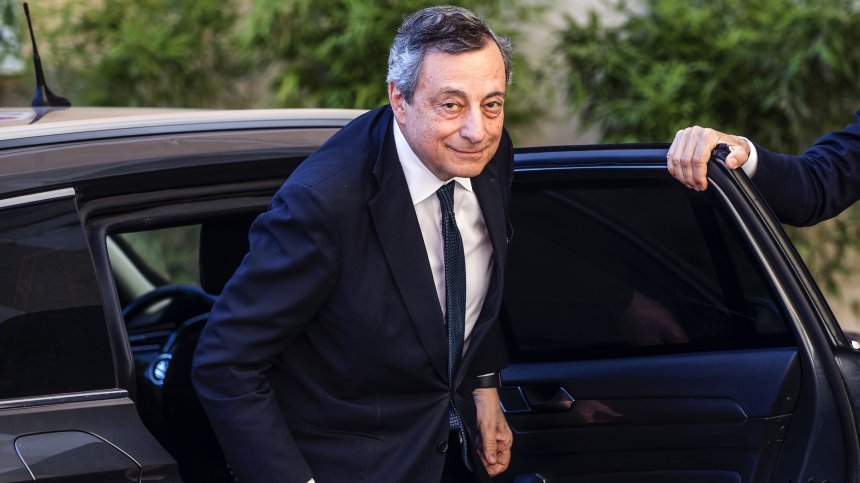 Местната власт и бизнесът в Италия призовават Драги да остане премиер