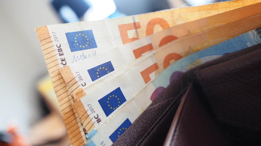 Данъчни увеличения и растящ дълг: Защо експерти наричат бюджета катастрофален?