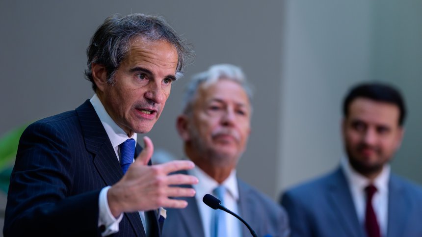 Шефът на МААЕ: Реална е опасността от ядрена авария в Запорожие и Курск