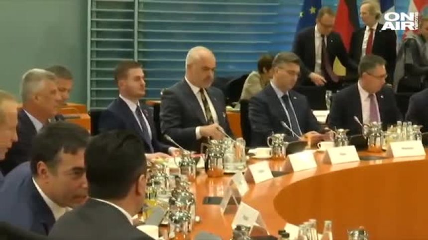 Сърбия и Косово възобновяват преговорите помежду си