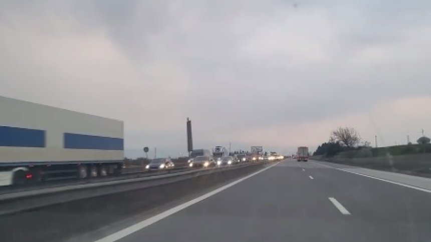 Ад за шофьорите на "Хемус" (+ВИДЕО)