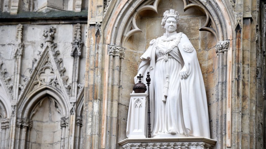 Писмо на кралица Елизабет II се продаде за 8300 евро