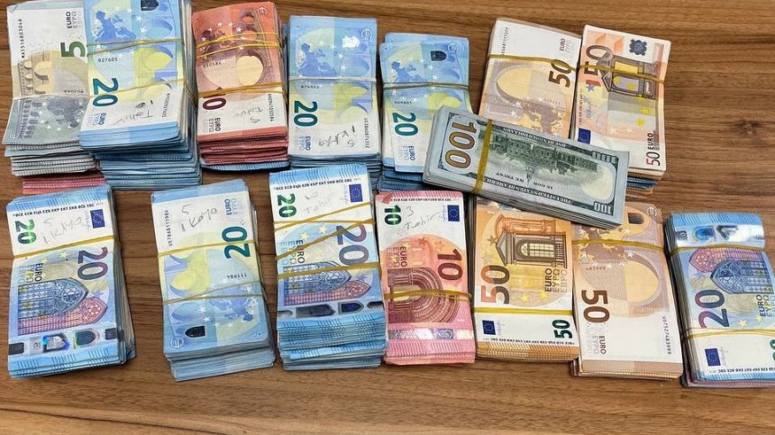 Заловиха контрабандна валута за над 840 000 лв. на "Капитан Андреево"