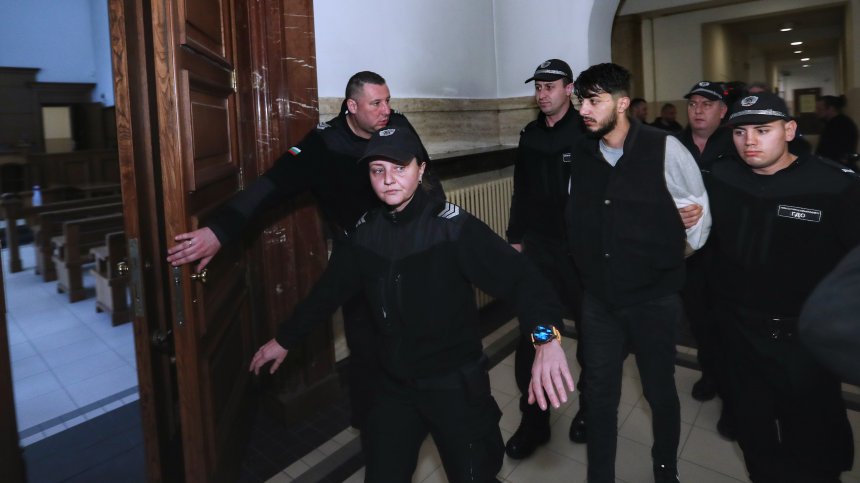 Сириецът, подсъдим за подкуп на полицай: Парите сами паднаха от якето ми, полицаи ме биха