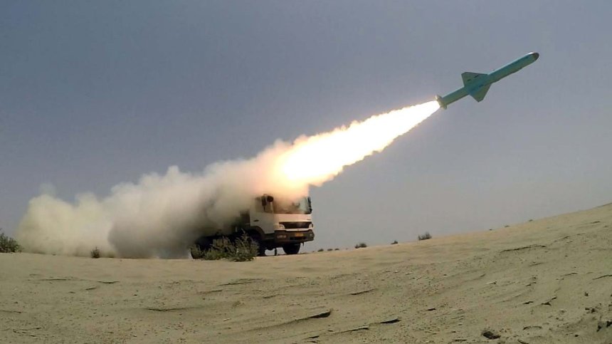 Иран се похвали с разработката на крилата ракета с далечен обсег