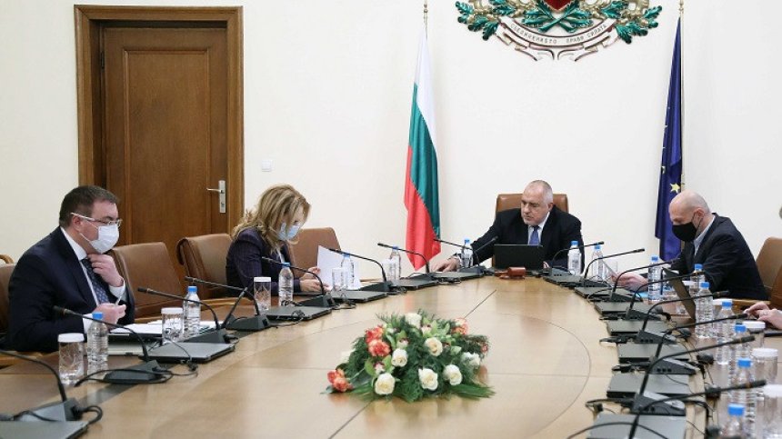 Купуваме хеликоптер-линейка и преоборудваме 4 военни "Кугар"-а