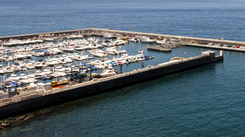 Яхта на българин изгоря на пристанище в Халкидики