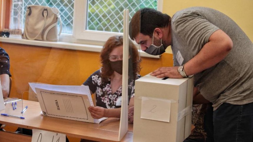 Разделят Ковид екипите от СИК-овете при предаването на изборните резултати