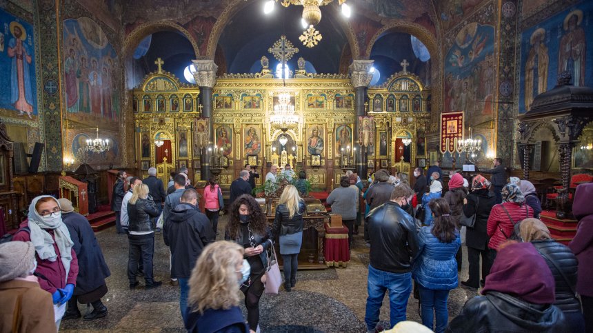 Църквата почита Свети Симеон Богоприемец и Анна пророчица