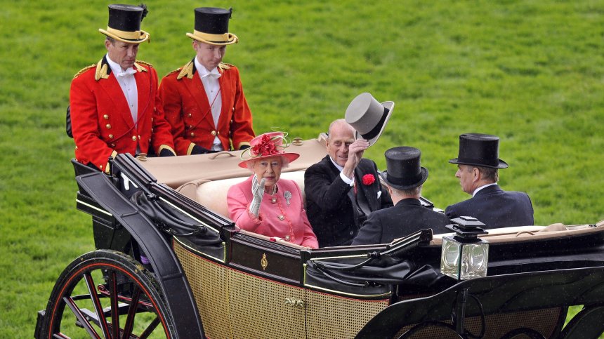 Романтичната история за годежния пръстен на кралица Елизабет