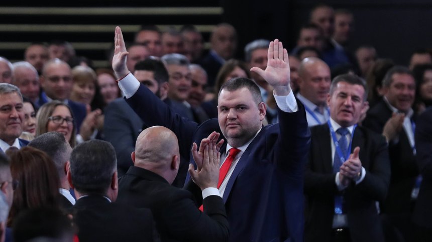 ''Най-хубавото предстои": Делян Пеевски заличава старото ДПС (+СНИМКИ)