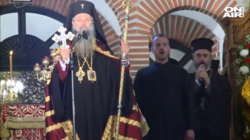 Разкази за чудеса и вяра от миряните в Кръстова гора