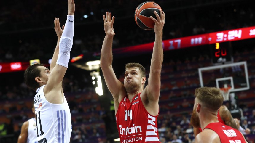 В САЩ разкриха точно колко милиона ще получи Везенков по договора със "Caĸpaмeнтo"