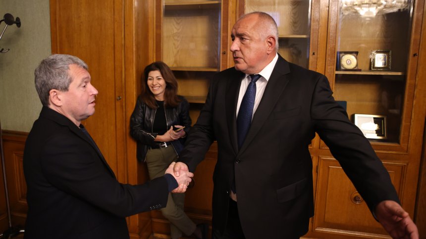 ГЕРБ-СДС, БСП и ИТН имат сходни политики, но разминаване кой да управлява