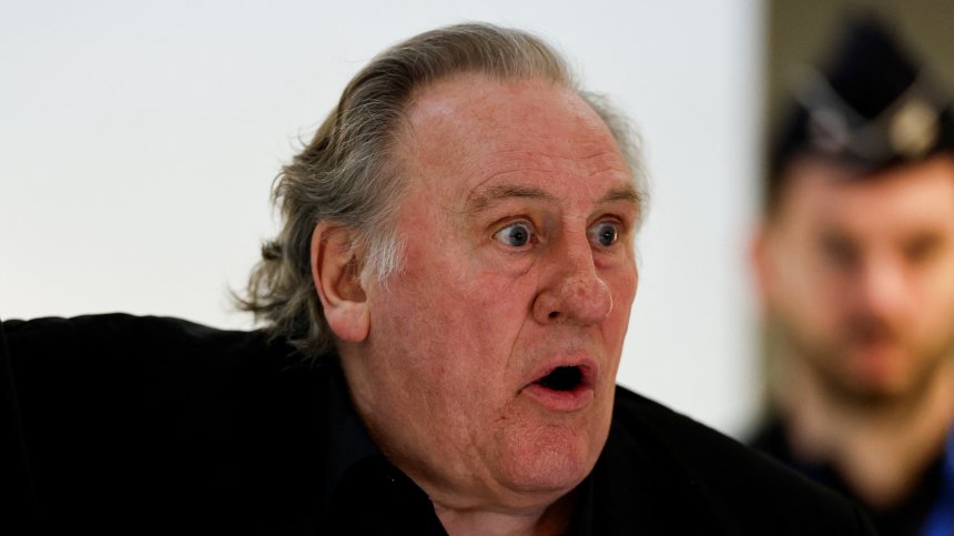 Жерар Депардийо в съда: Не виждам защо бих тръгнал да опипвам жена