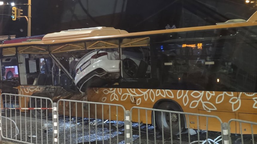 Все още не могат да погребат убития в катастрофата в автобус сирийски лекар