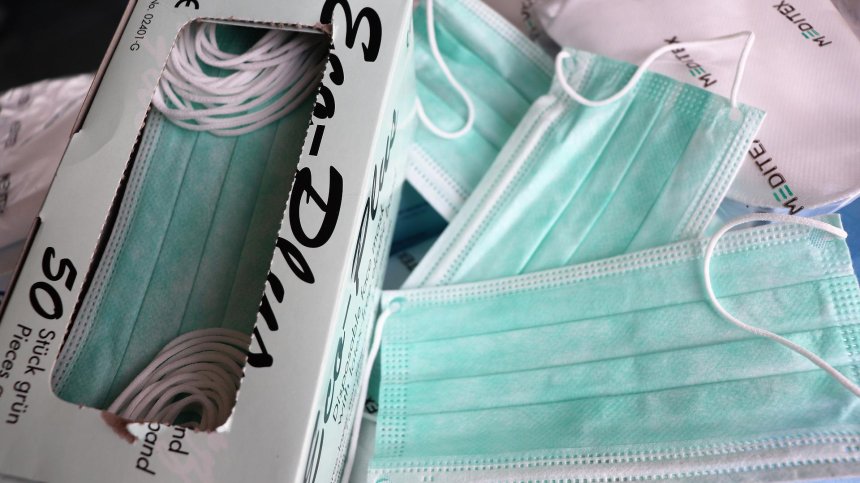 Връщат задължителното ползване на маските на закрито в Кипър