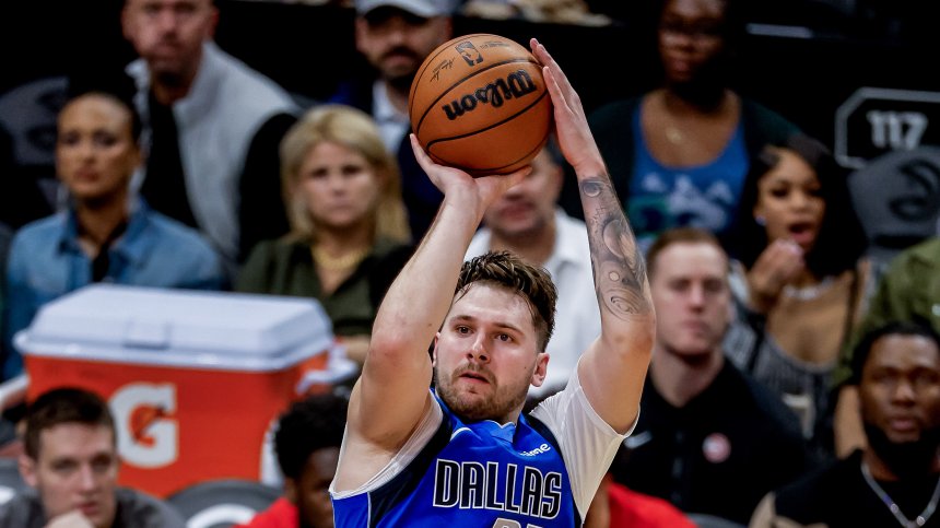 Наистина са извънземни: Лука Дончич наниза 73 т. за победата на "Далас" над "Атланта"