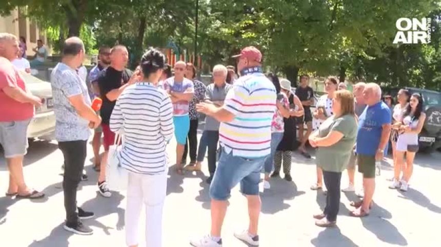 На режим при близо 40° - жители на Церово излязоха на протест заради безводие