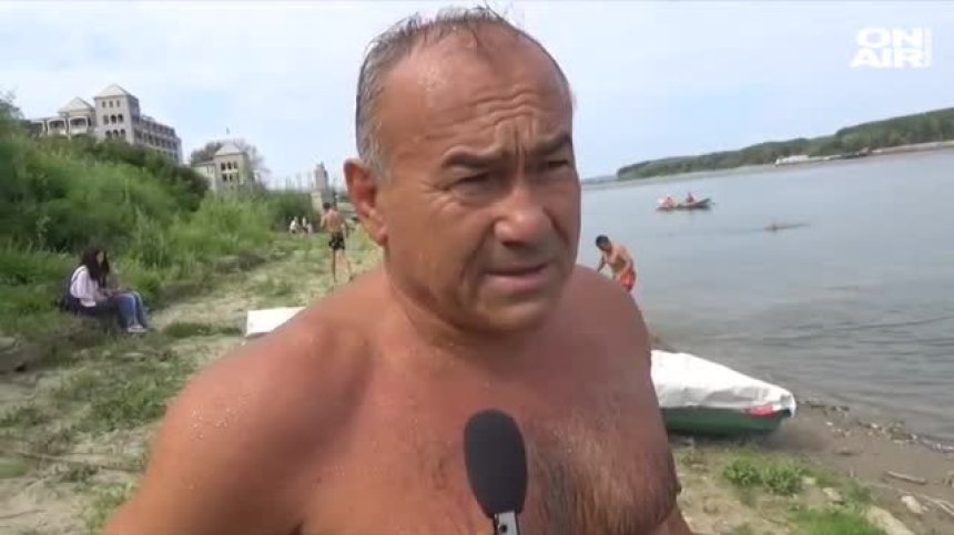 По традиция: 20 смелчаци преплуваха Дунав в Силистра