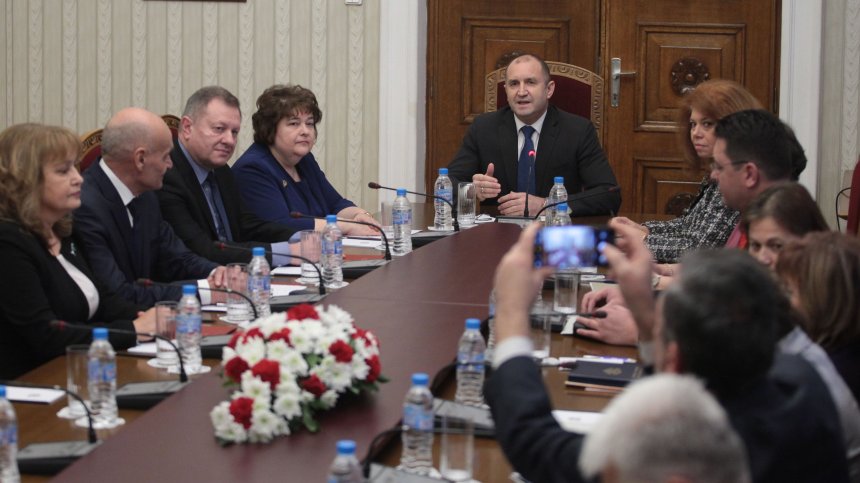 Румен Радев се срещна с представители на Висшия адвокатски съвет