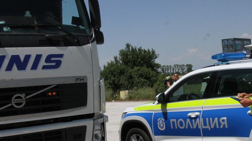 Шофьор на ТИР с трупи загина след преобръщане край Етрополе