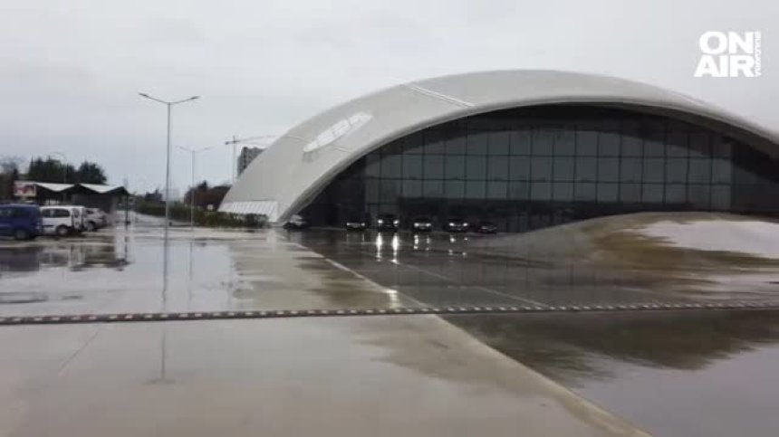 Осем години по-късно и след двойни разходи: Откриха зала "Арена Бургас"