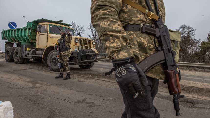Русия мобилизира армията си, Зеленски свиква украински войници от чужбина