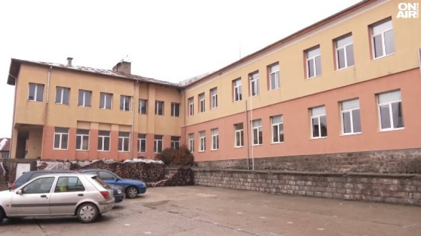 МОН за самоубийството на Билгин - бил е тормозен от учител, никой не е реагирал