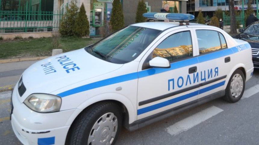 Обвиниха младежи в серия от кражби в София