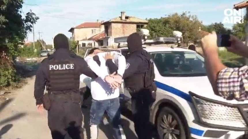 Полицаи атакуват лихвари в страната - опрощавали заеми срещу гласове на изборите