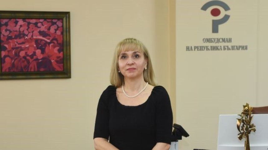 Ковачева: Правата на децата в риск са най-тежко нарушени при Ковид-19