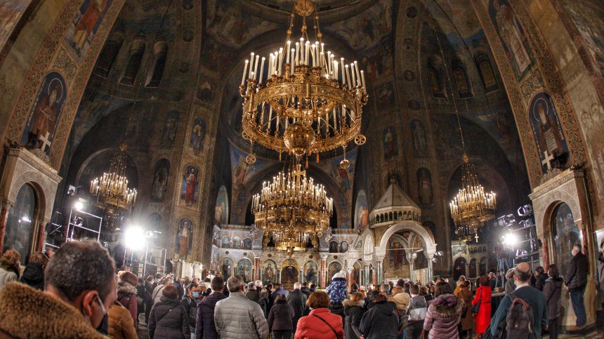 На днешния празник вярващите се молят на Богородица за изцеление