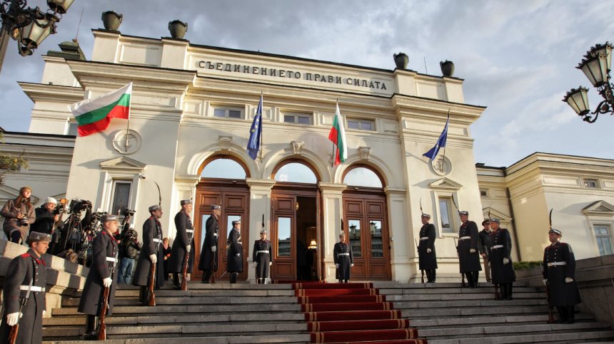 Очаква се правителство на малцинството поне до септември