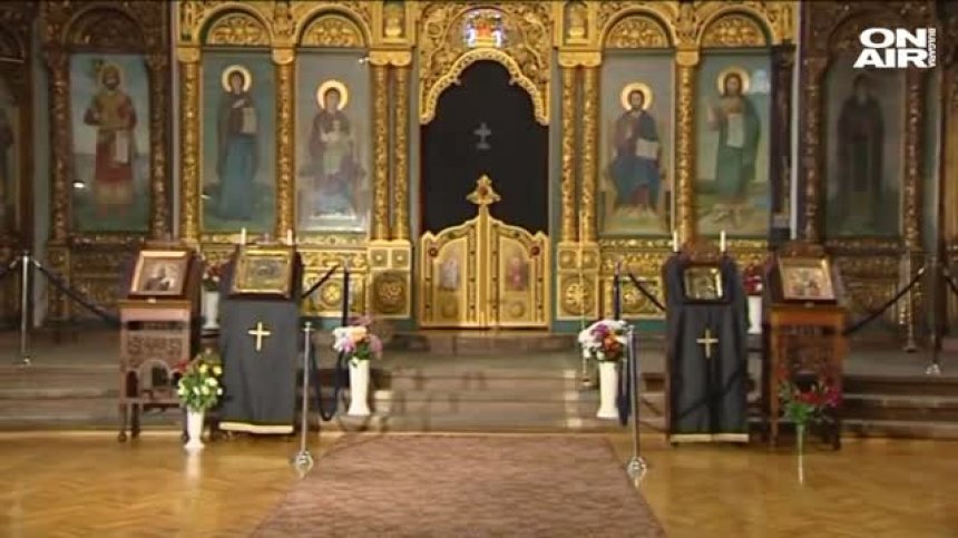 Църквата почита Светите равноапостоли Константин и Елена