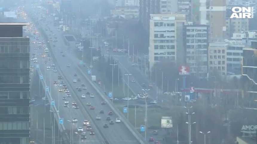 На първо четене: В големите градове ще забраняват коли, замърсяващи въздуха
