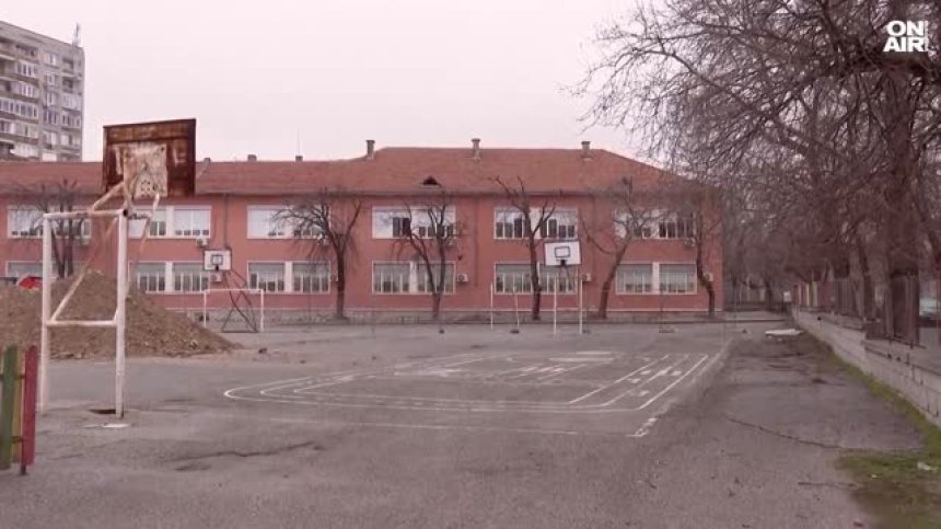 Ученик прободе учител с ключ в окото, родители спряха децата си от училището в Сливен
