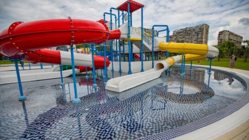 Аквапаркът във "Възраждане" в столицата отваря в понеделник