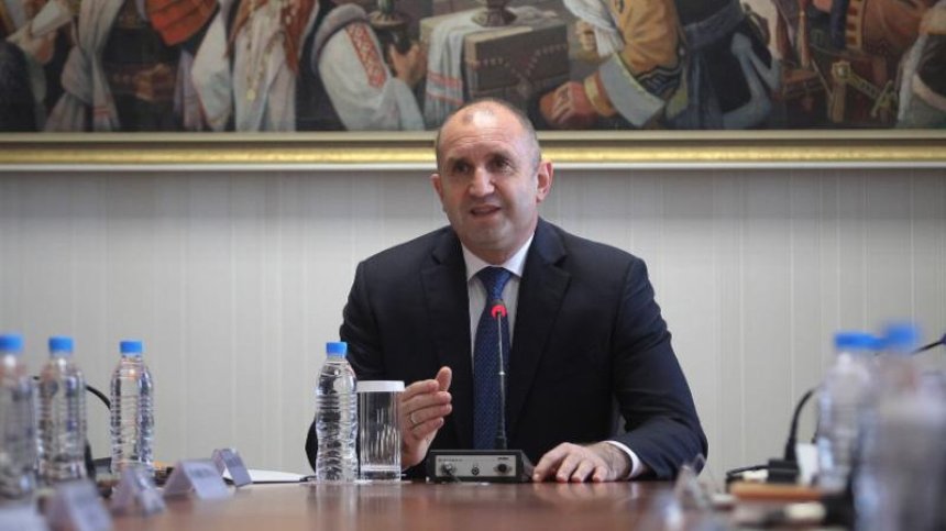 Радев: ЦИК и служебното правителство ще гарантират машинния вот