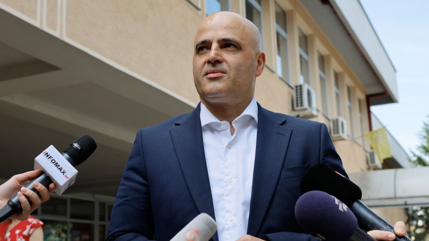 Димитър Ковачевски се оттегли от поста председател на СДСМ