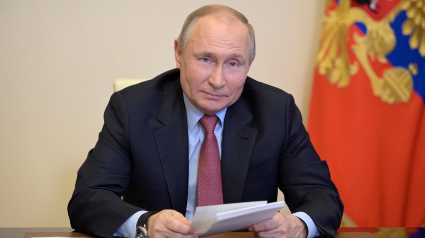 Русия пуска еднодозова ваксина, Путин я сравни с автомат "Калашников"