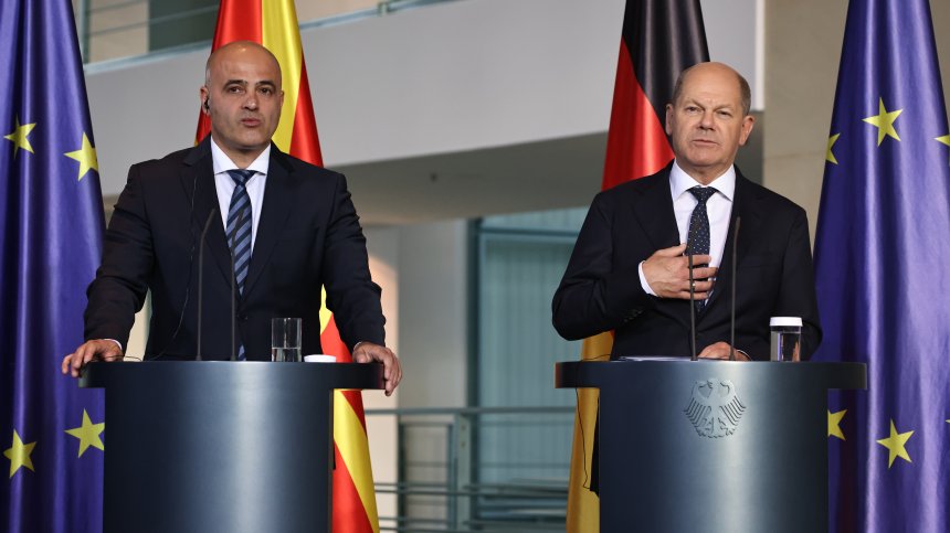 Шолц: ЕС няма да налага на РСМ нови условия за членство