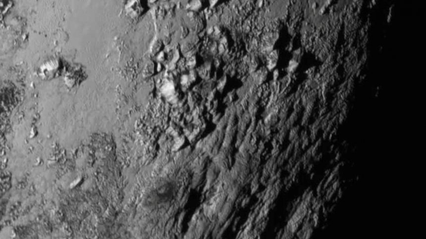New Horizons пише историята на Слънчевата система: Авиошоу 25 юли 2015