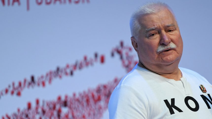 Лех Валенса: В Русия не трябва да се борят срещу Путин, а за нова система