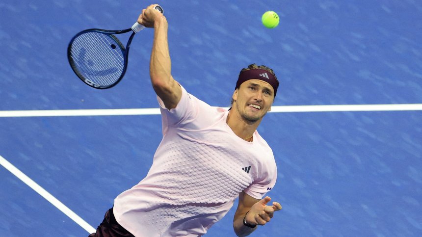 Зверев оцеля в 5-сетова драма срещу Сонего на US Open, продължила почти 5 часа